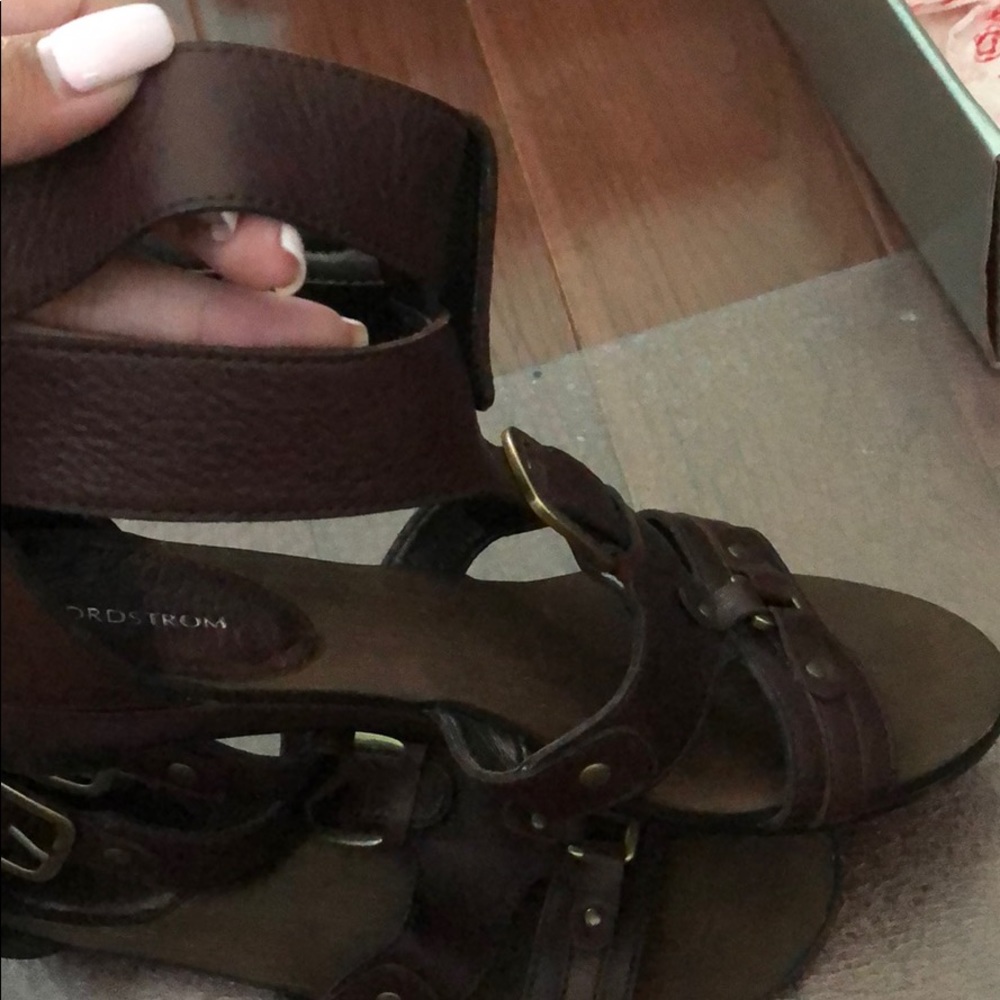 Sandals - Picture 2 of 5